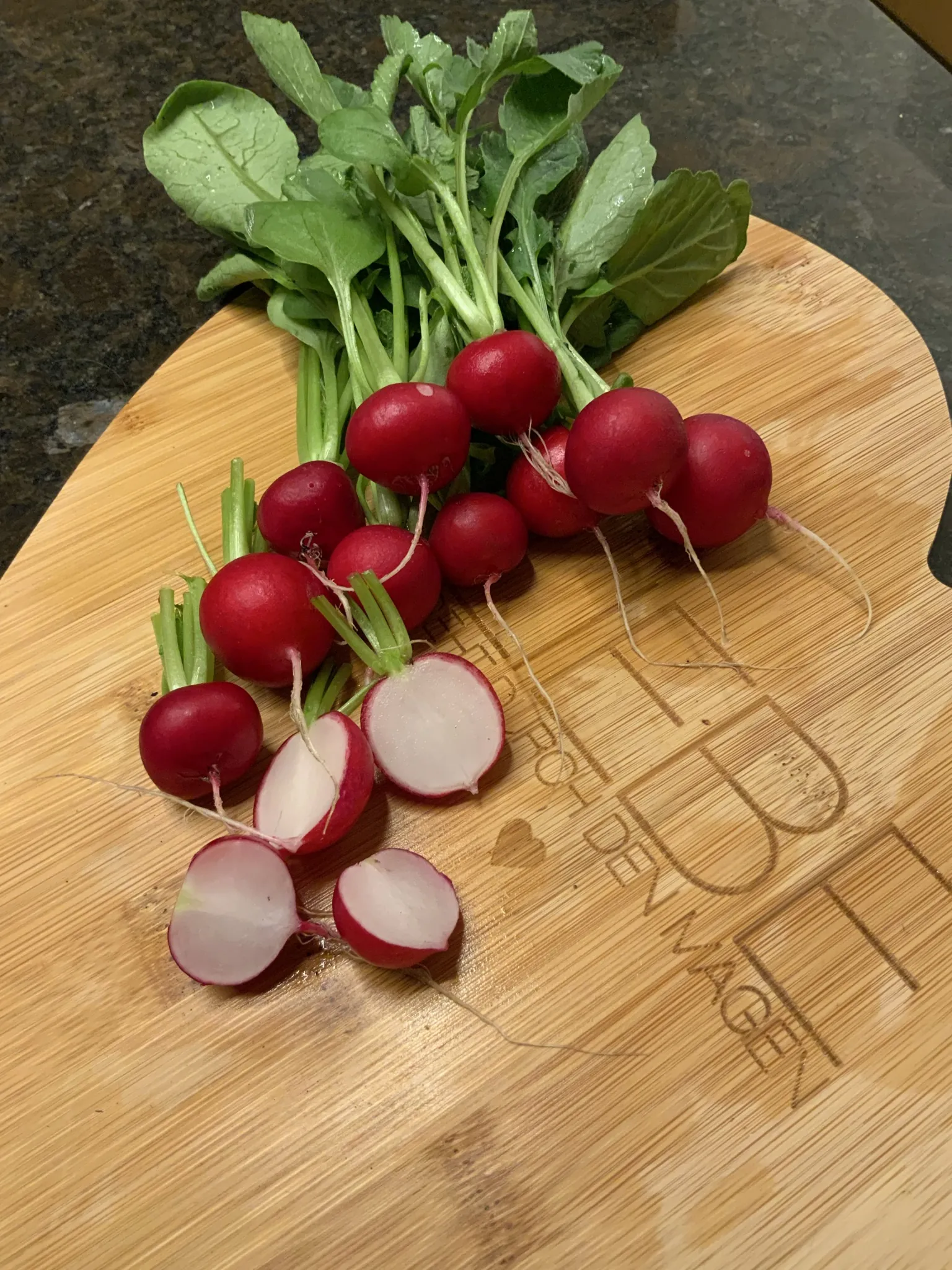Radiesschen / Wurzelgemüse aus Sennfelder Anbau - Naturlandbetrieb Familie Tietze